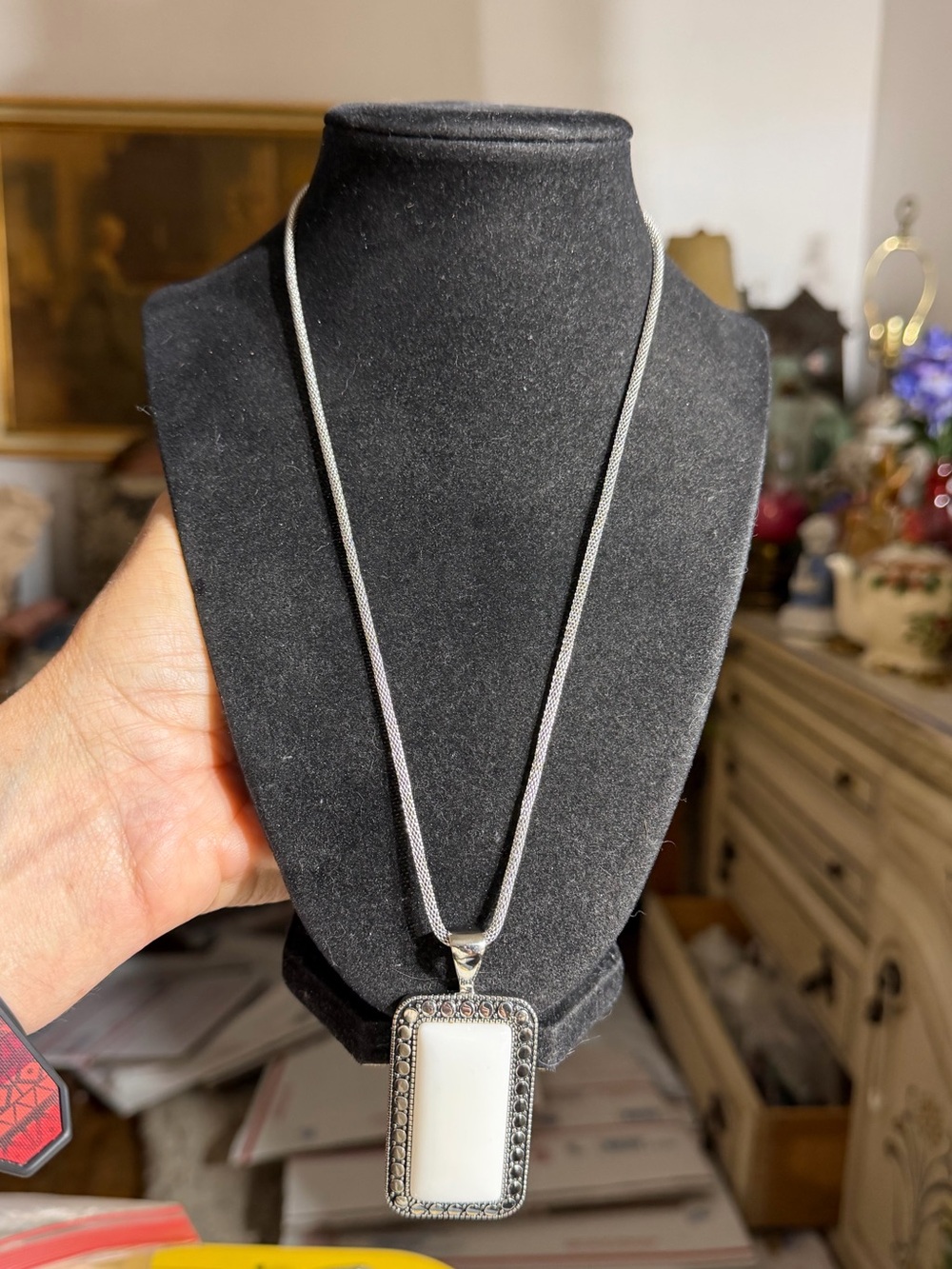 INOX STAINLESS STEEL GLASS WHITE PENDANT NECKLACE 22”